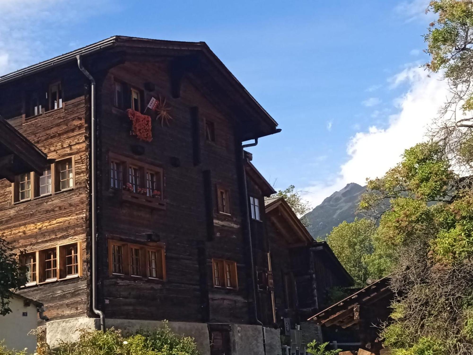 Heimeliges Walliserhaus Fiesch Exterior foto